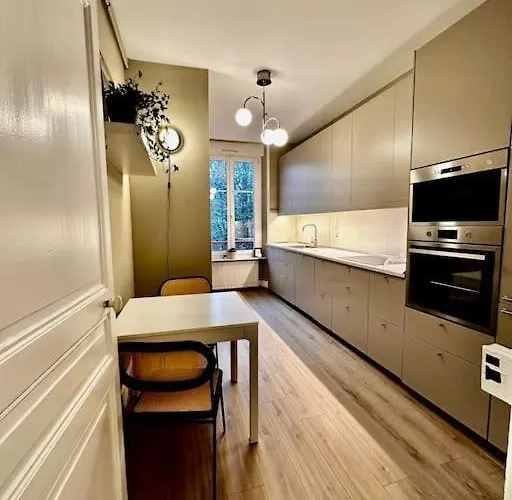 Les Fougeres 1e 아파트 *