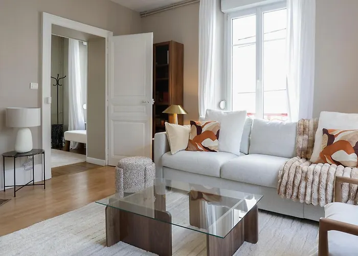 Les Fougeres 1e * 비텔